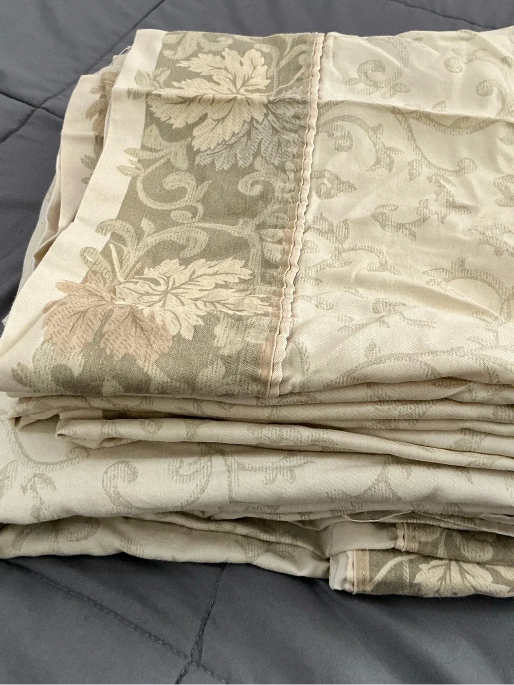 Croscill Cream and Taupe Floral Jacquard flat sheet and pillow cases